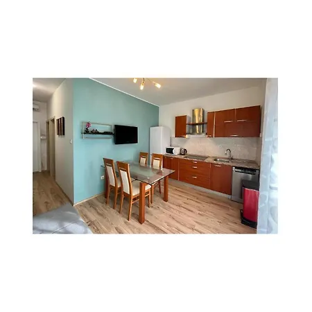 Lovely In With Wifi Apartamento